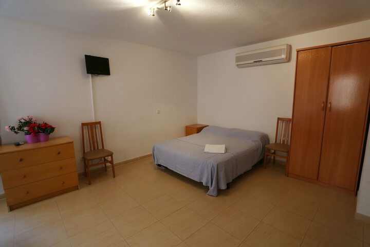 Room 22 of 44