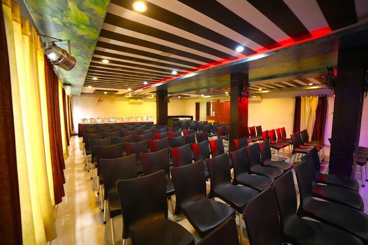 Ballroom/Hall 41 of 56