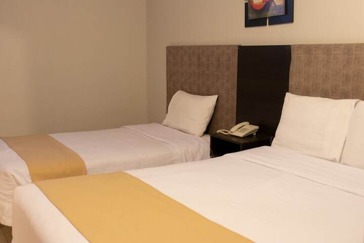 Room 9 of 28