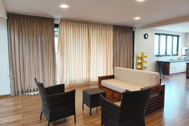 Room 5 of 17
