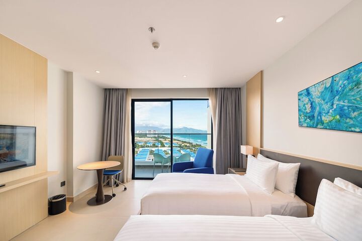 Room 15 of 93
