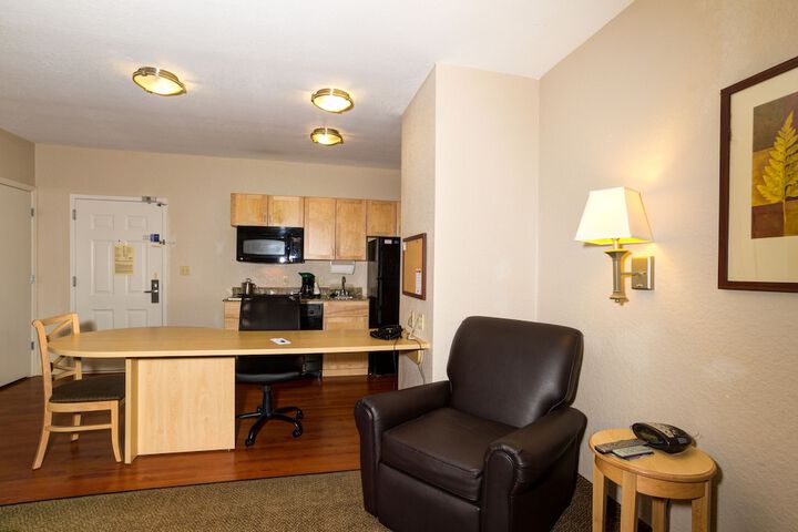 1 Queen Bed Studio Suite (1 of 19)
