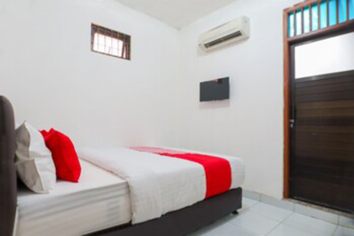 Room 32 of 37