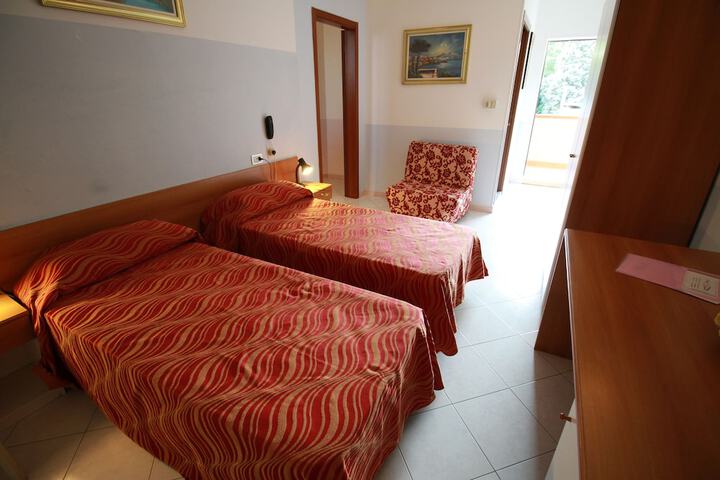 Room 7 of 45