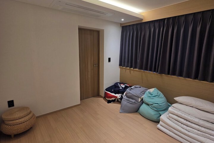 Room 42 of 59