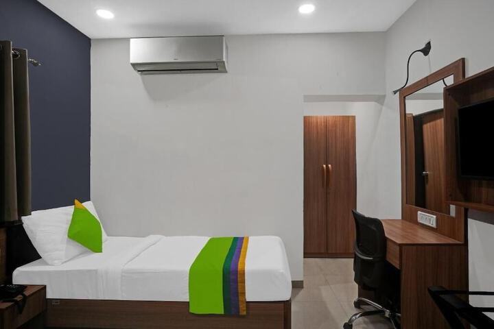 Room 15 of 29