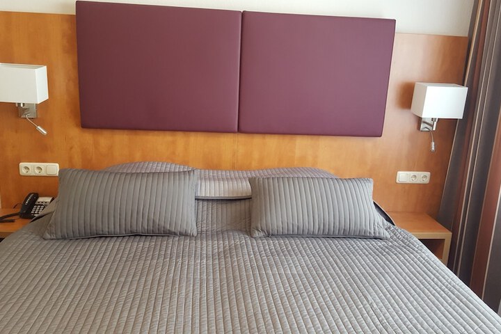 Room 5 of 40