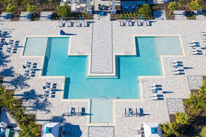 Pool 176 of 216