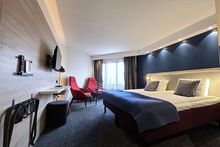Room 42 of 73
