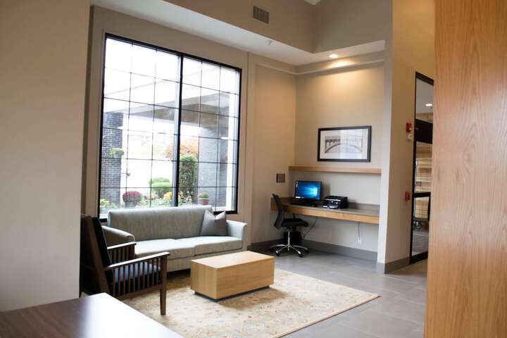 Business Center 28 of 28