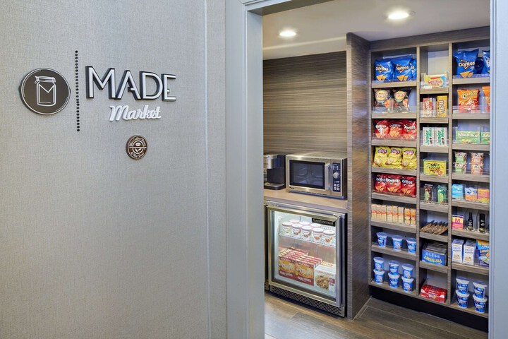 Snack bar