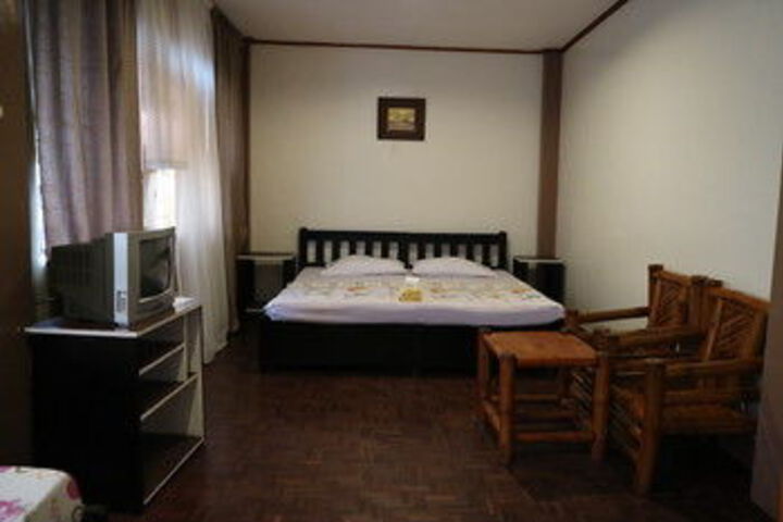 Room 14 of 27