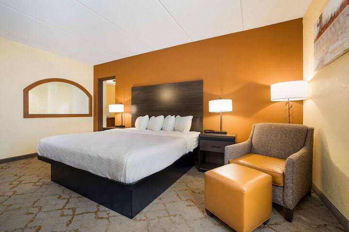 Room 4 of 43