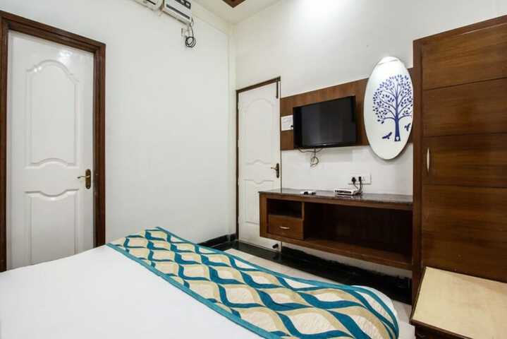 Room 14 of 20
