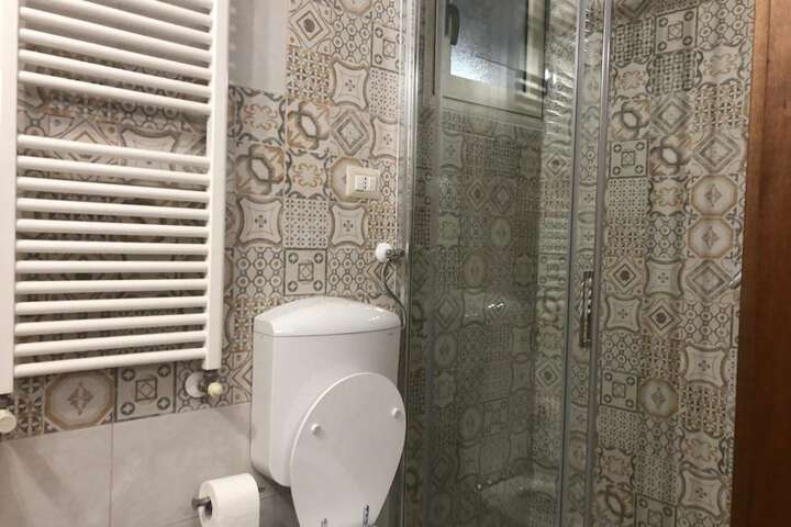Room 4 of 19