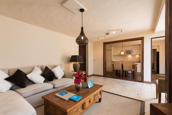 Room 4 of 8