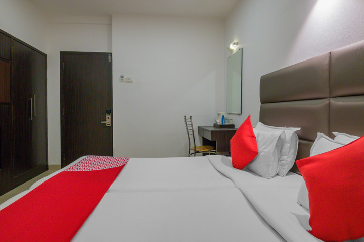 Room 5 of 14