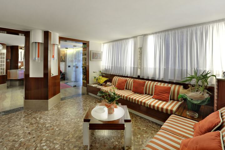 Guest Lobby