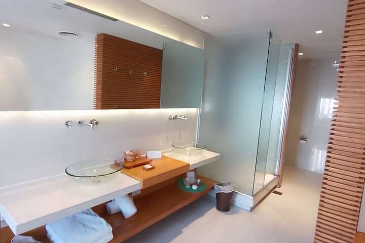 Room 21 of 31