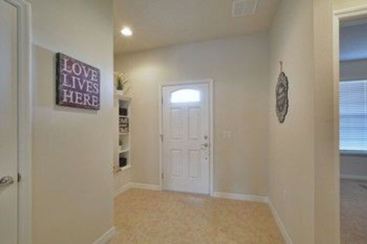 Ballroom/Hall 18 of 44