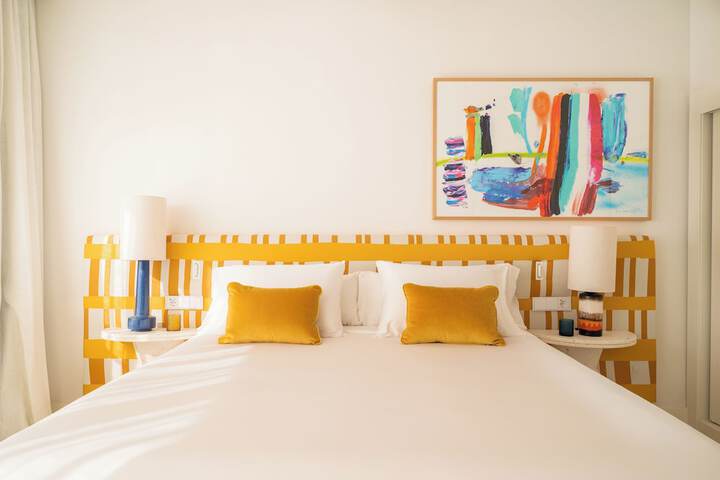 Room 3 of 86