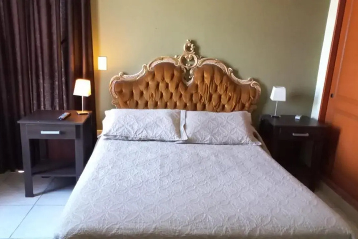 Room 3 of 12