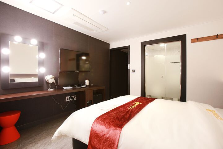 Room 82 of 83