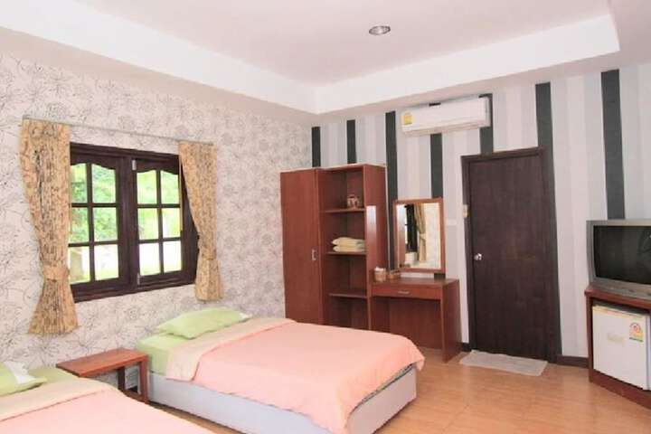 Room 13 of 39