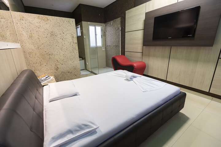 Room 34 of 114