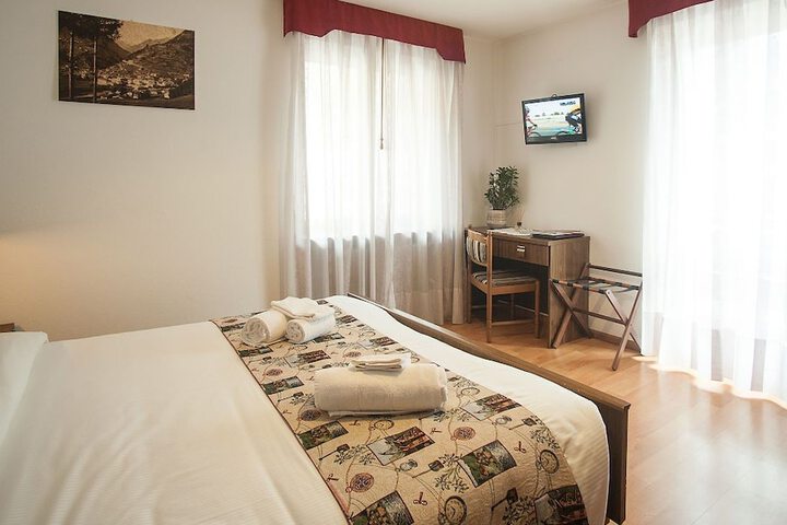 Room 6 of 35