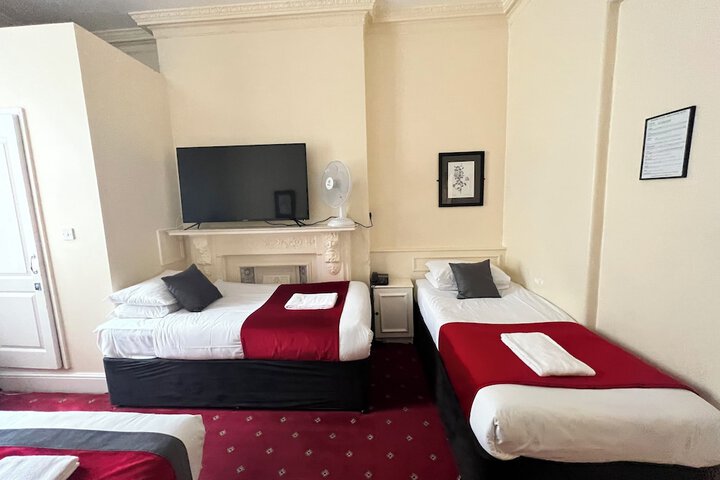 Room 9 of 89