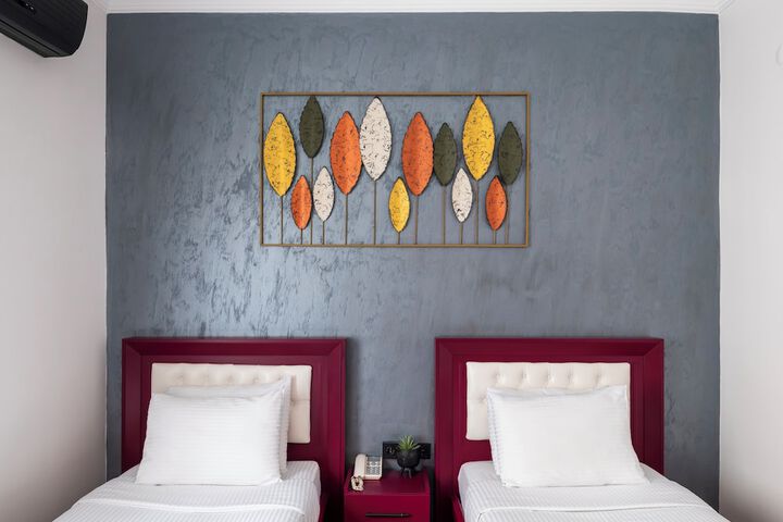 Room 27 of 71