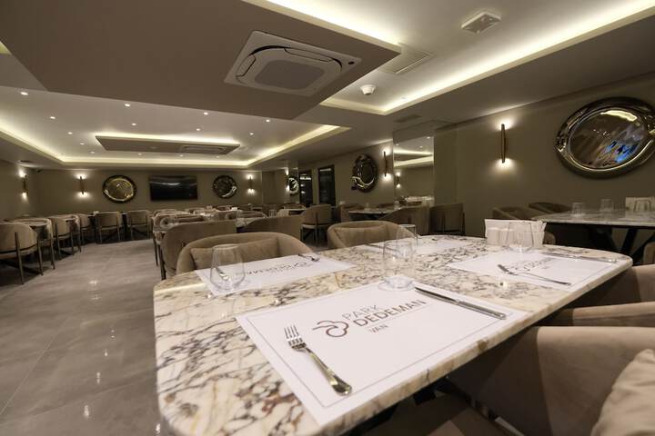 Dining 67 of 71