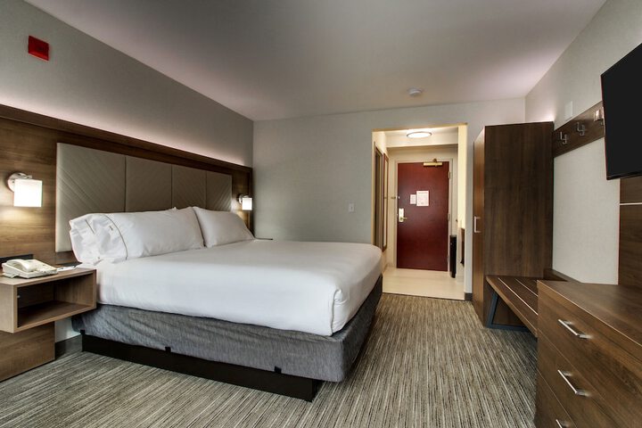 Standard | King Bed (14 of 15)