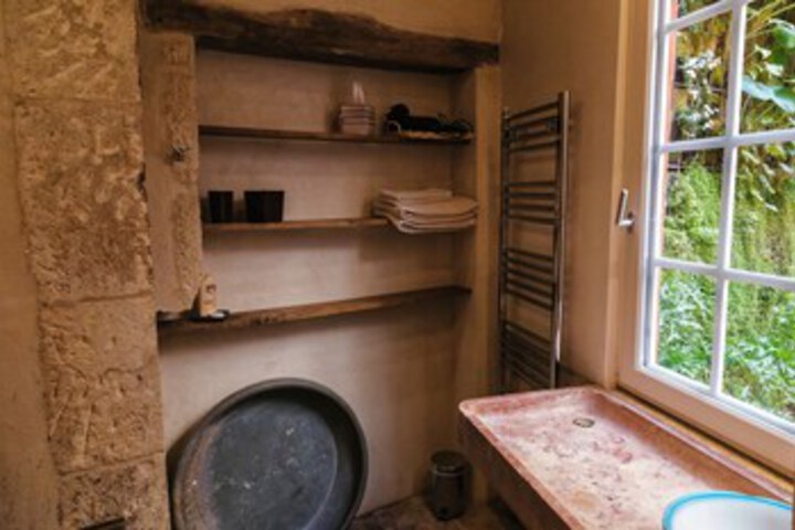 Room 2 of 24