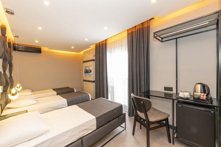 Room 12 of 49