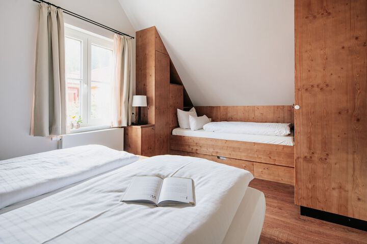 Room 2 of 49