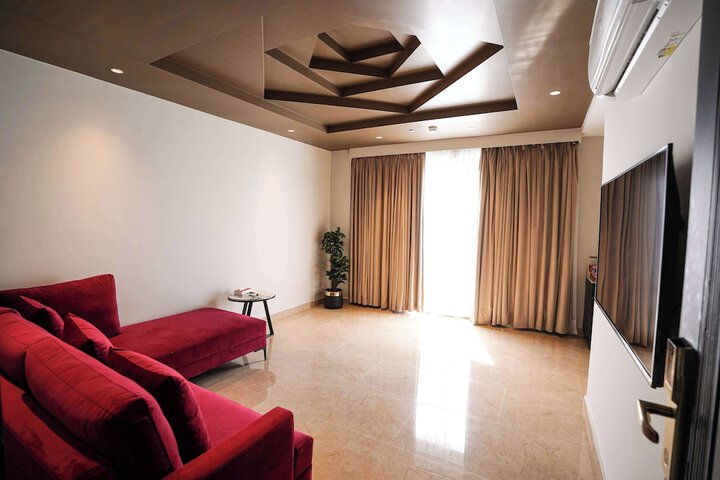 Room 5 of 30