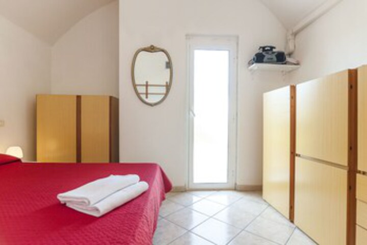Room 28 of 73