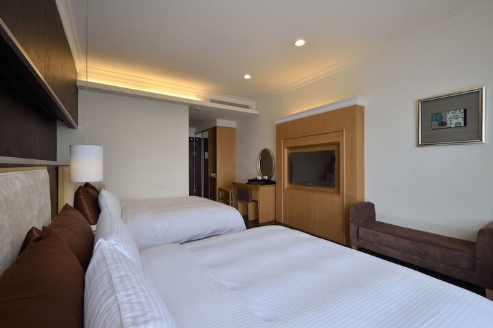 Room 46 of 97