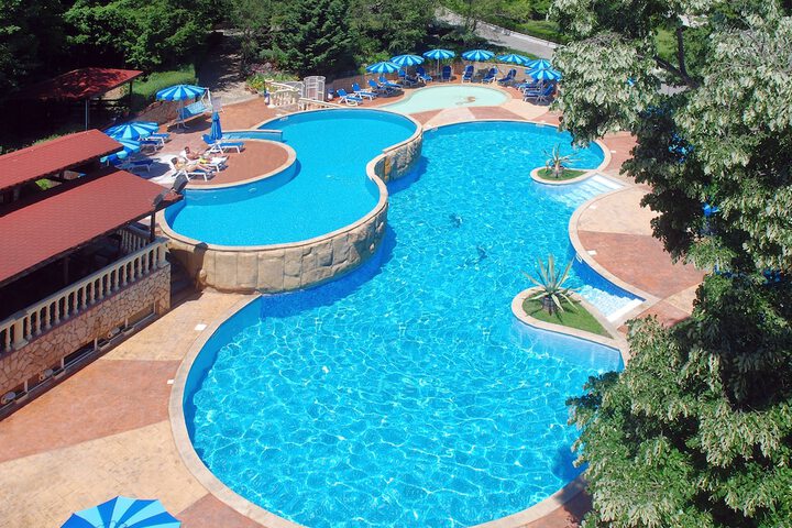 Hotel Pool
