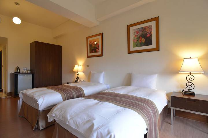 Room 4 of 30