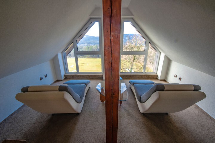 Room 25 of 42