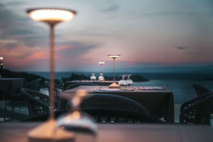 Dining 39 of 75