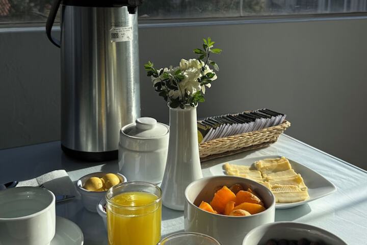 Breakfast/Coffee Service 29 of 45