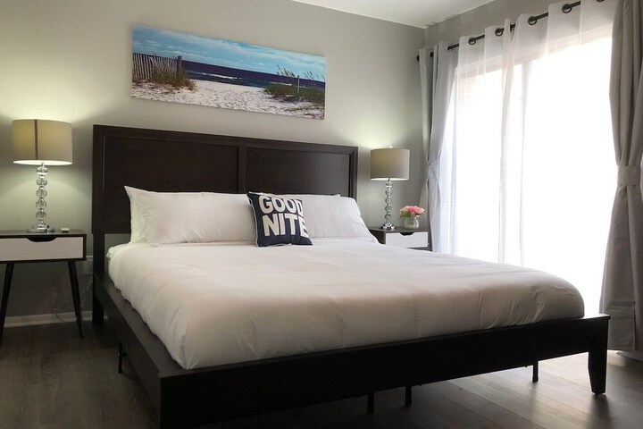 Room 6 of 44