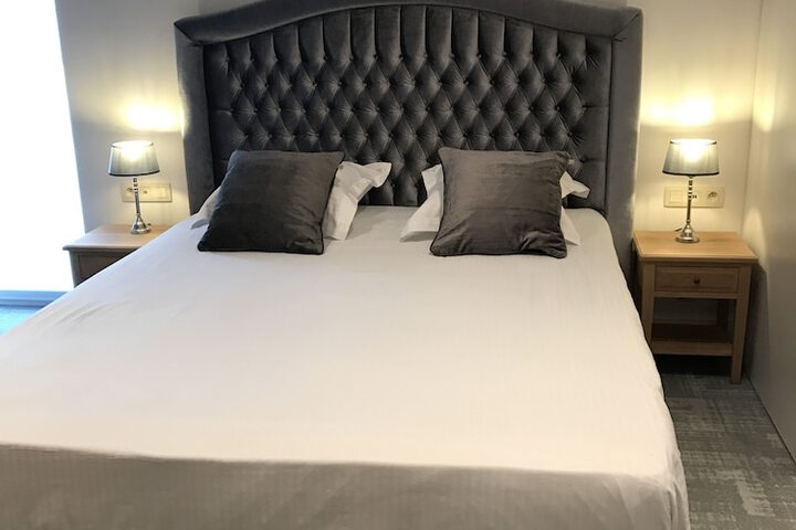 Room 6 of 108