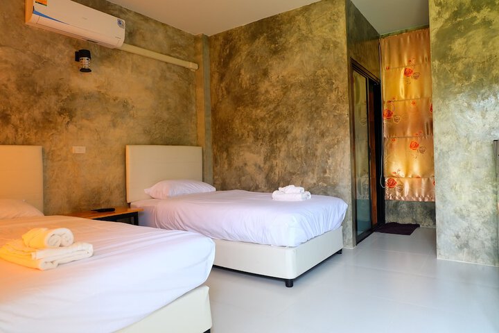 Room 11 of 14