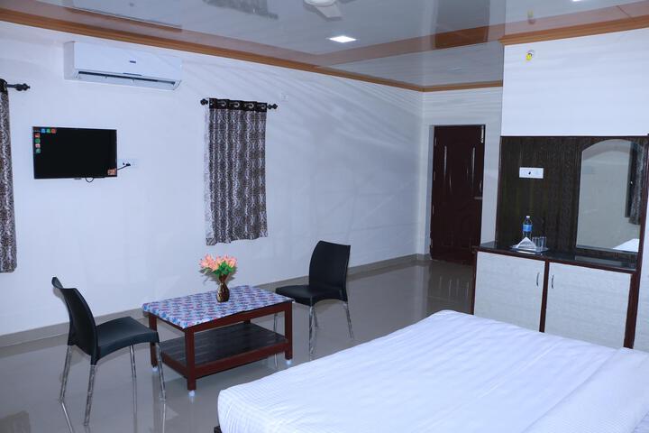 Room 1 of 6