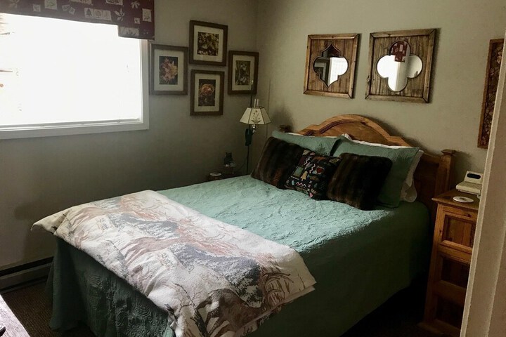 Room 4 of 24